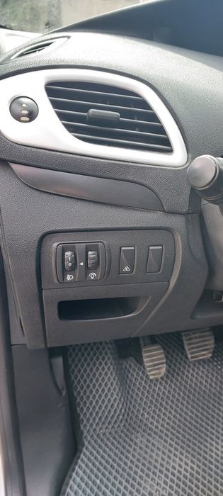 Авто Renault Scenic 2010р