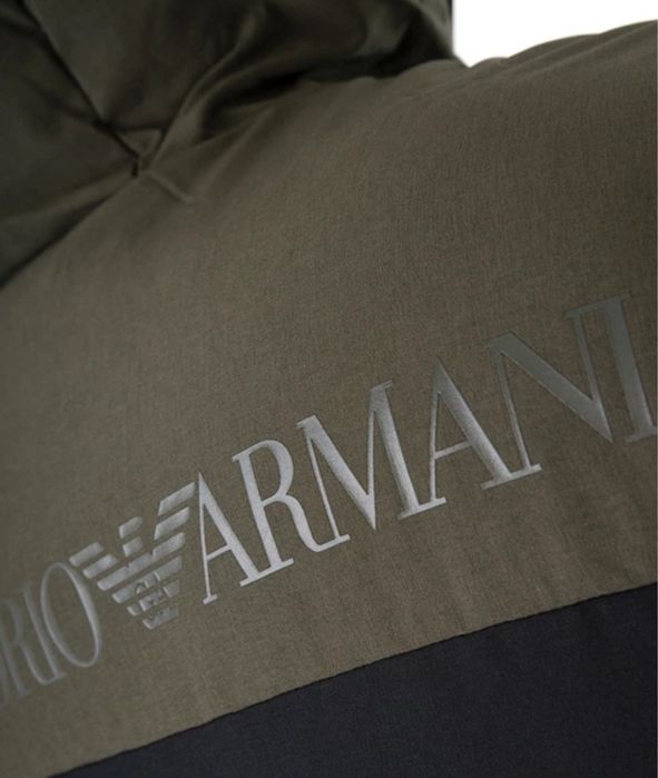 Куртка пуховик ARMANI EA7 , розмір S