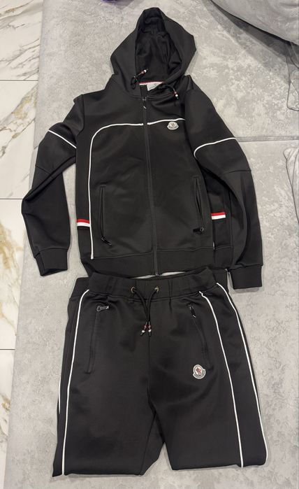 Костюм Moncler розмір S