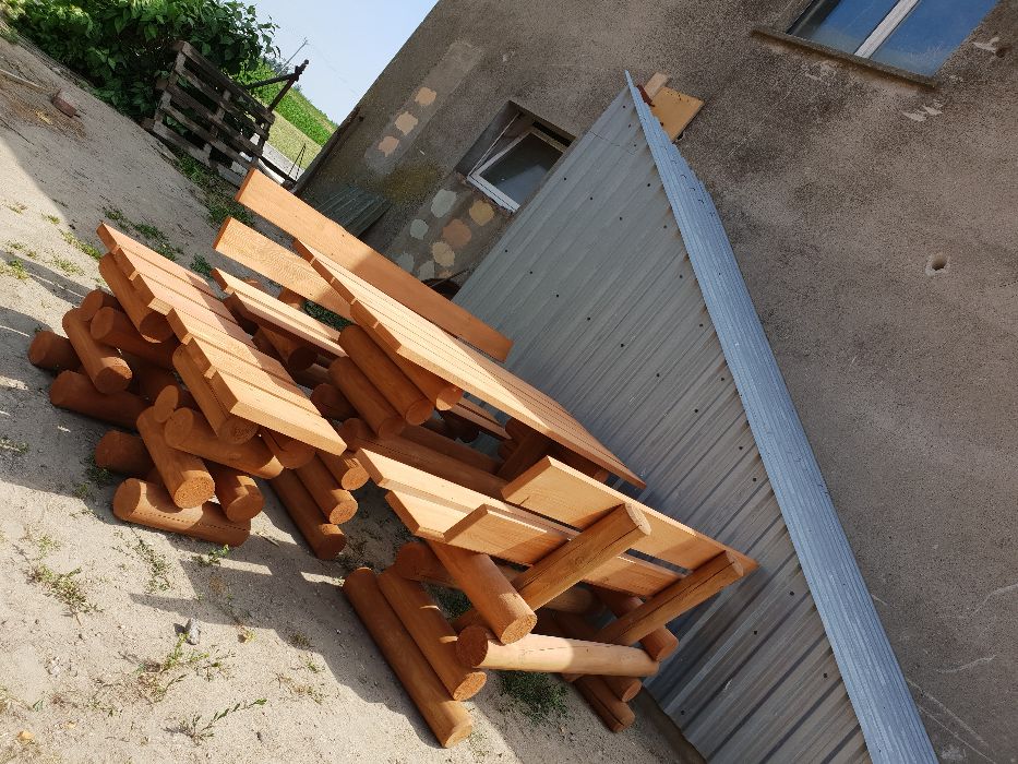 zestaw mebli ogrodowych z bali