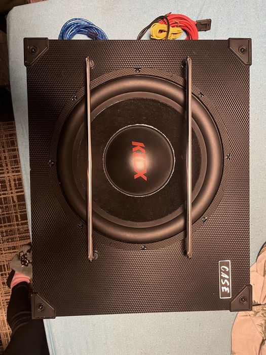 Саббуфер в авто 7200