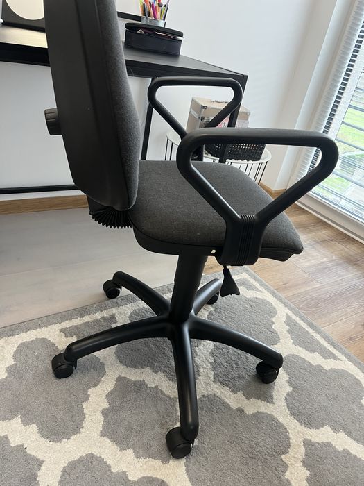 fotel biurowy grafitowy