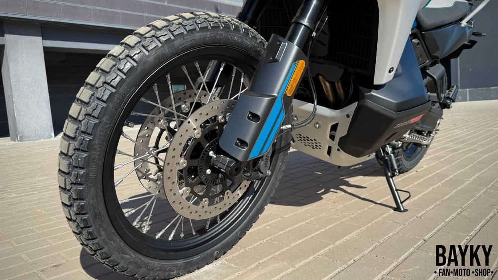 Мотоцикл CFMOTO 800MT-X