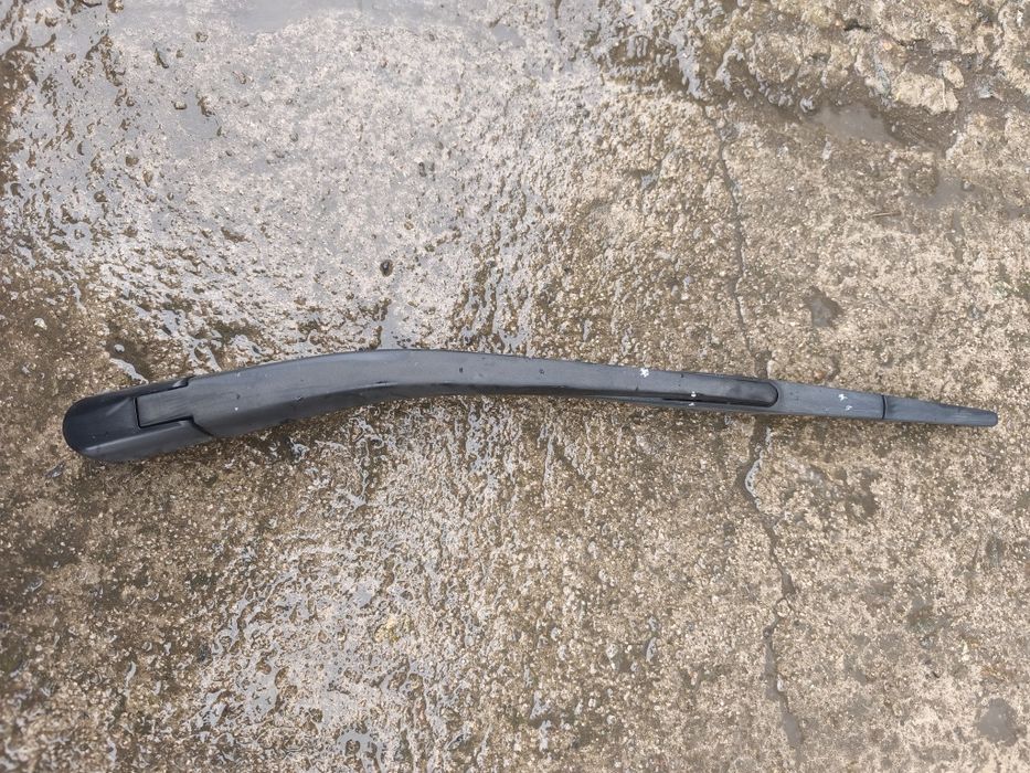 Продам задний дворник на nissan x-trail t31