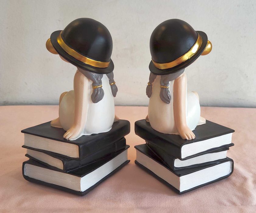 Encostos Suportes Livros Bonecas