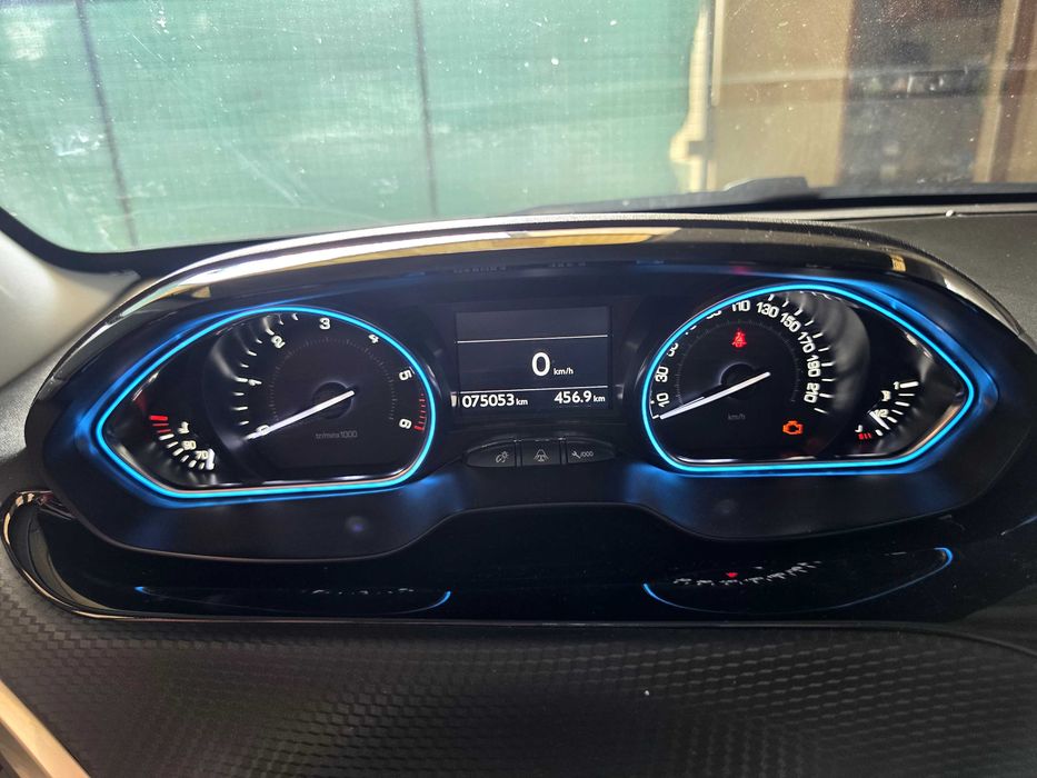 Peugeot 2008 — fotografia 7
