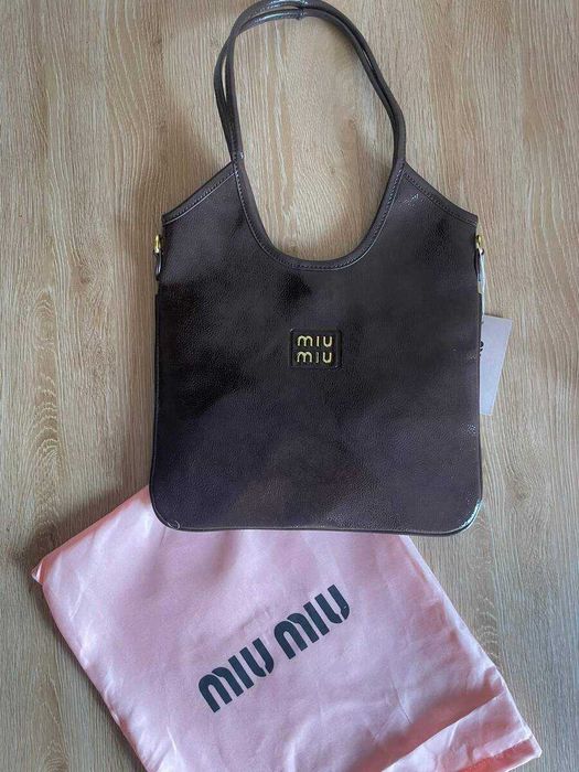 Tote Bag Miu Miu Castanha Brilhante