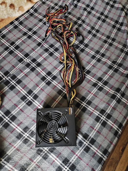 Thermaltake 530w,80plus.