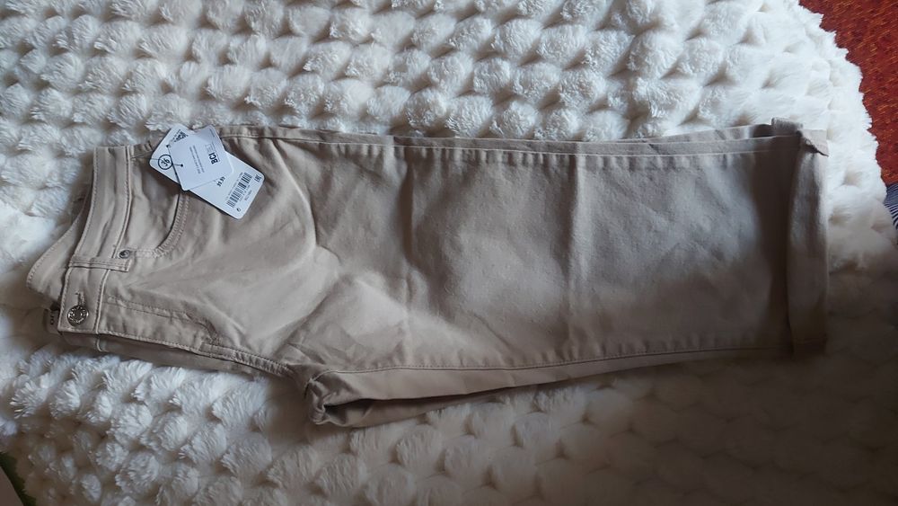 Продам капри новые