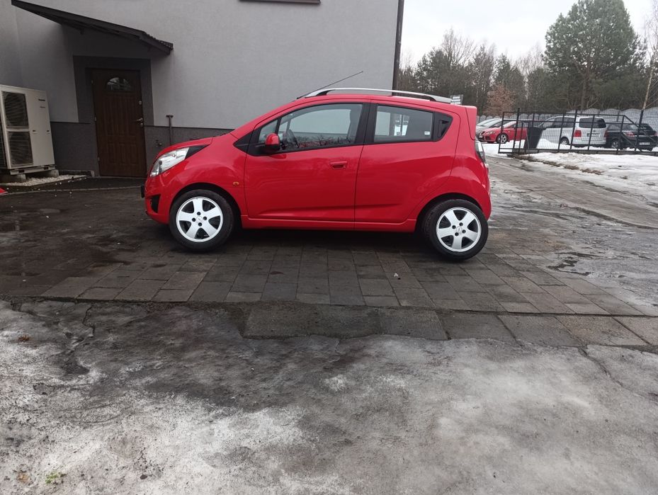 Bardzo ładny bardzo dobrze wyposażony.