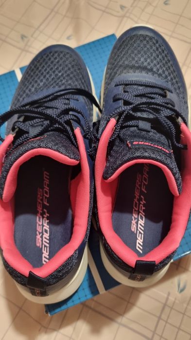 Skechers 38 originais (preço negociável)