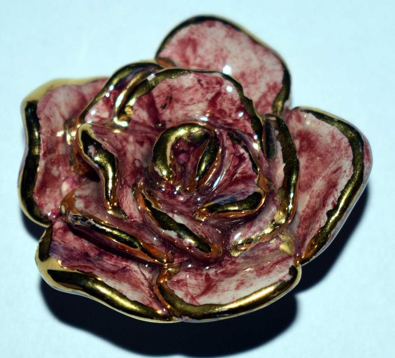 Broszka ceramiczna w kształcie róży  - vintage