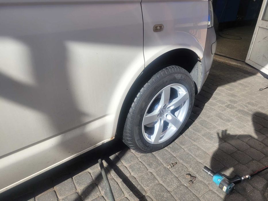 Felgi aluminiowe z oponami 17 cali  VW T5 T6 Crafter