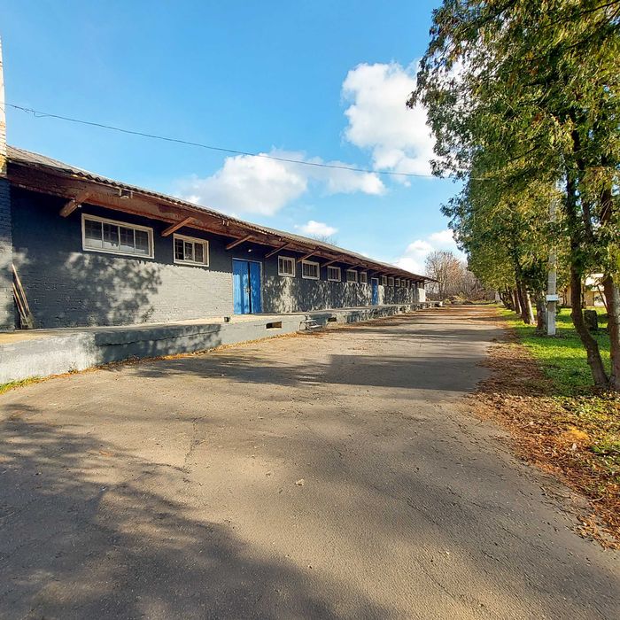 Комерційне приміщення 1173 м.кв.( Склад 596 м. + Підвал 577 м.)