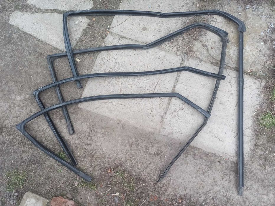 Октавия тур молдинг двери Уплотнитель и стекла дверей Гольф 4 Бора