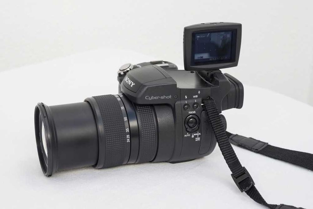 Máquina fotográfica Sony DSC-R1