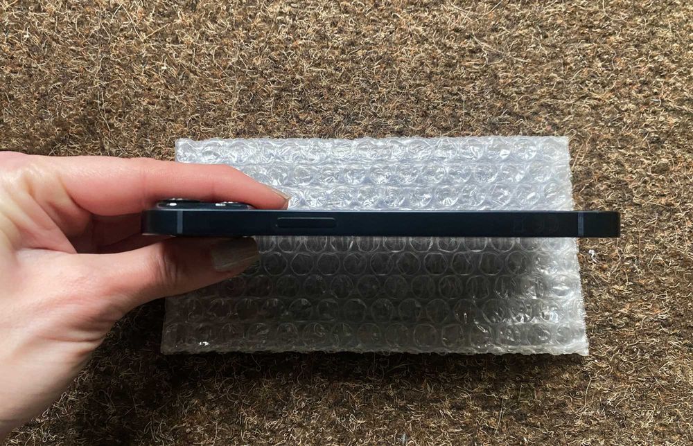 iPhone 14 128GB - Desbloqueado - Como novo, com garantia e acessórios