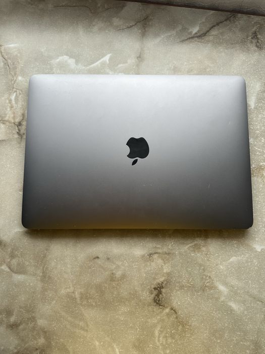 Продам макбук про 13 2020 16gb/1Tb