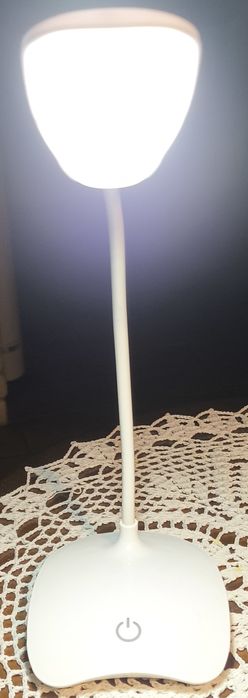 світлодіодна лампа на акумуляторі