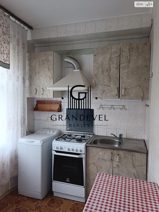 Продається 2к. квартира Комісара Рикова(Петра Курінного) Борщагівка