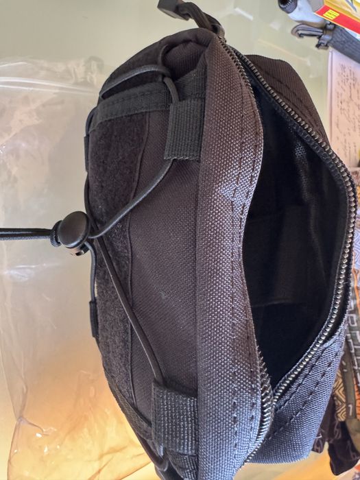Bolsa multiusos em goretex , estado nova.