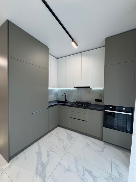 Продам котедж з ремонтом в районі Щасливе!