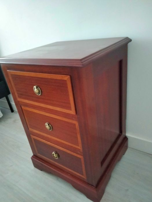 Comoda de quarto + 2 mesas de cabeceira