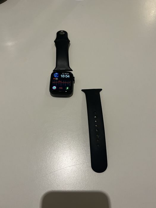 Smartwatch Fitness Tracker