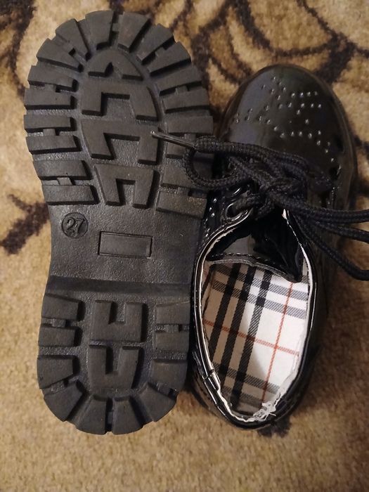 Весняне взуття для дівчинки