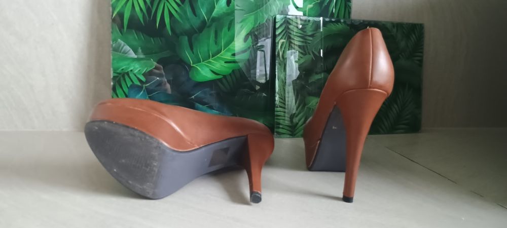 Buty damskie 37 wysokie 12