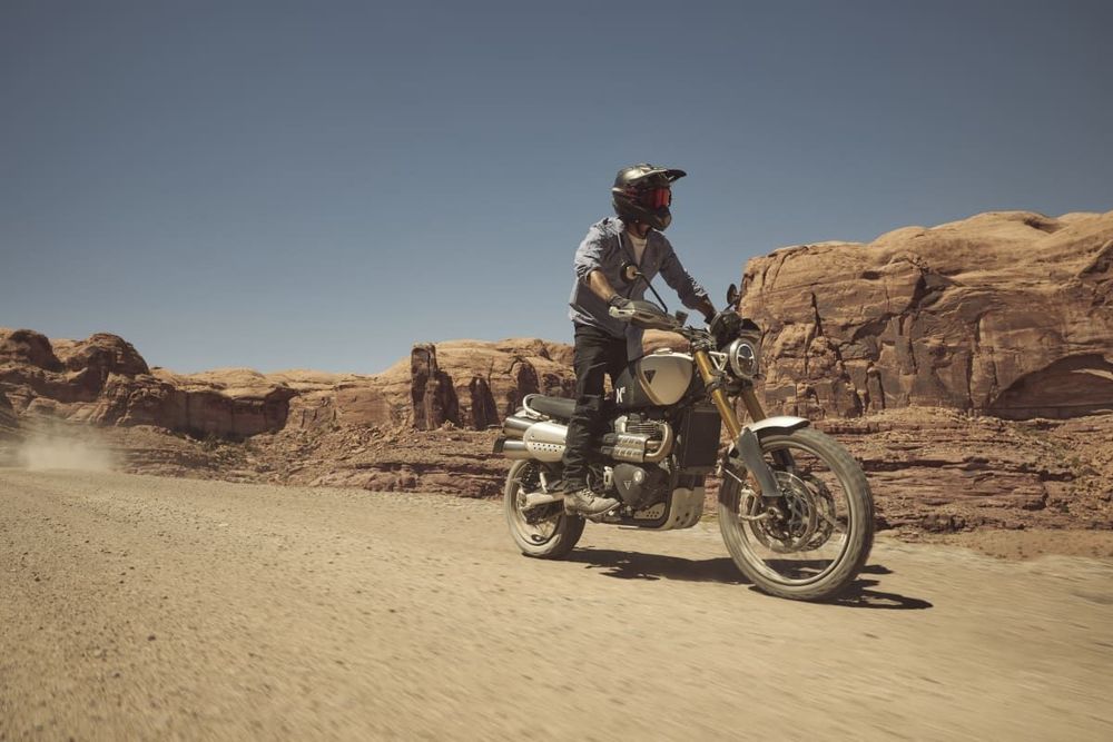 Triumph Scrambler 1200XE model 2026 (Ohlins)