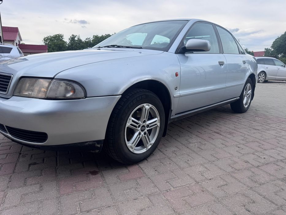 Продам ауді а 4 1996 року
