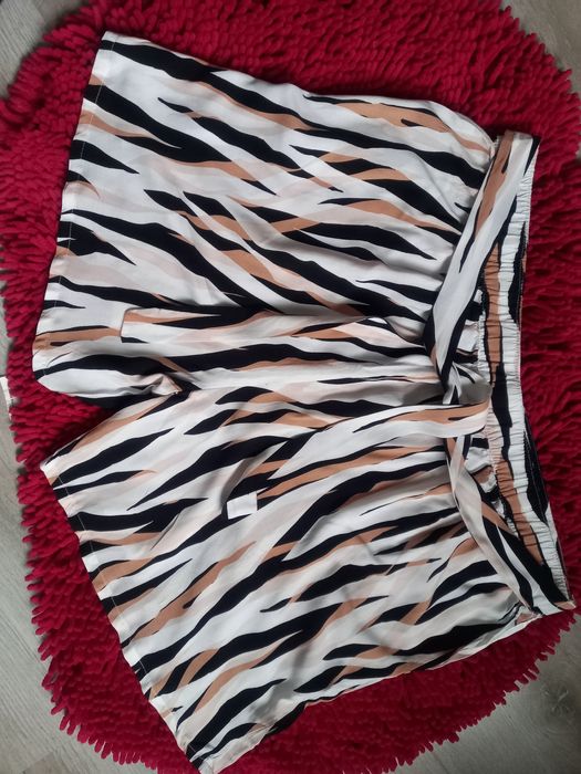 Spodenki szorty Bonmarché roz 42 roz 20 roz XL cieniutki