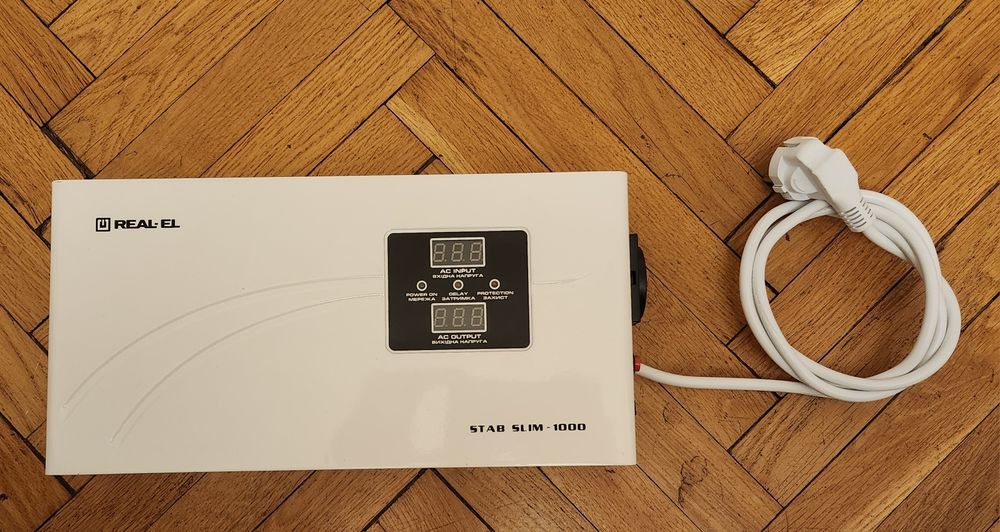 Стабілізатор напруги REAL-EL STAB SLIM-1000