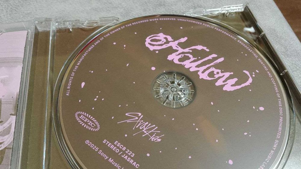 Stray Kids - Hollow. Limited Edition. новый японский cd  с открытками