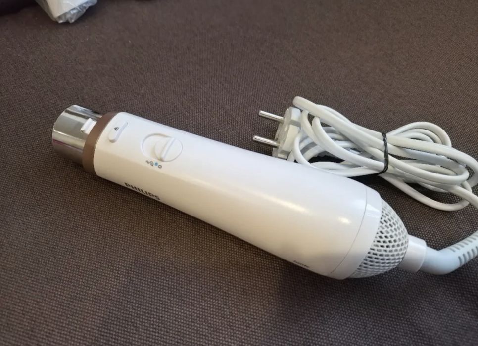 Фен-щітка Philips Series 3000 BHA310/00 в ідеальному стані