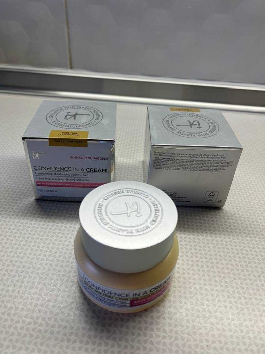 Антивіковий крем для обличчя IT Cosmetics Confidence In A Cream