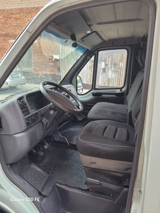 Продам Ситроен Джампер 2000 года 2.5  Т. Д