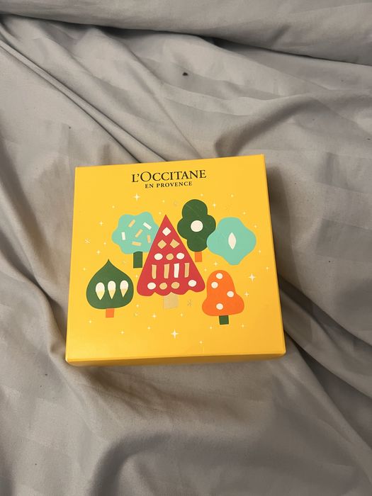 L'OCCITANE подарунковий набір косметики з мигдалем новий
