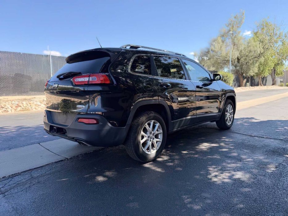 Jeep Cherokee      2015