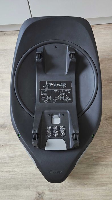 Fotelik Cloud G i-size + baza - Base G (isofix) + pokrowiec GRATIS