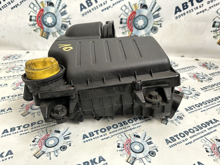Корпус воздушного фільтра Renault Trafic Opel Vivaro 2/2.0/07-14