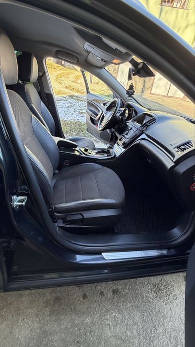 Opel Insigniya 2011р 2.0 Дизель Автомат