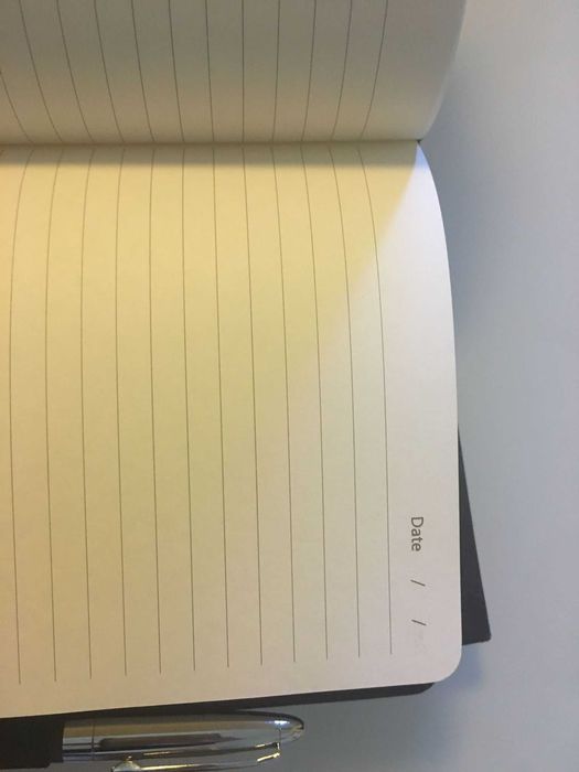 Conjunto Agenda /Bloco de Notas com Caixa, Esferográfica, Pen 8GB-NOVO