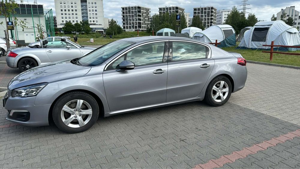 Peugeot 508 sedan
