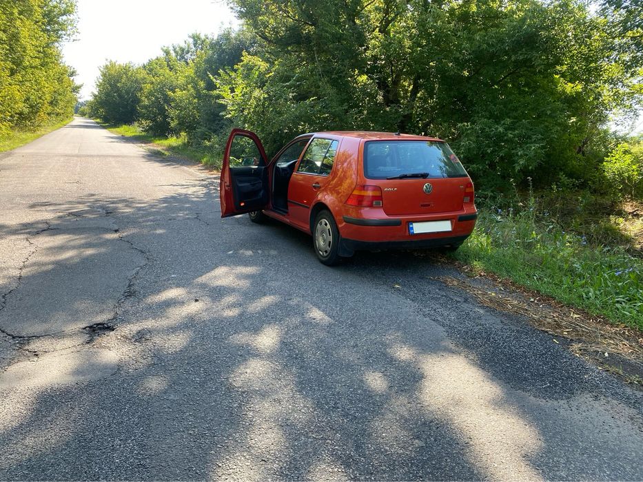 Volkswagen Golf 4 1.6 автомат
