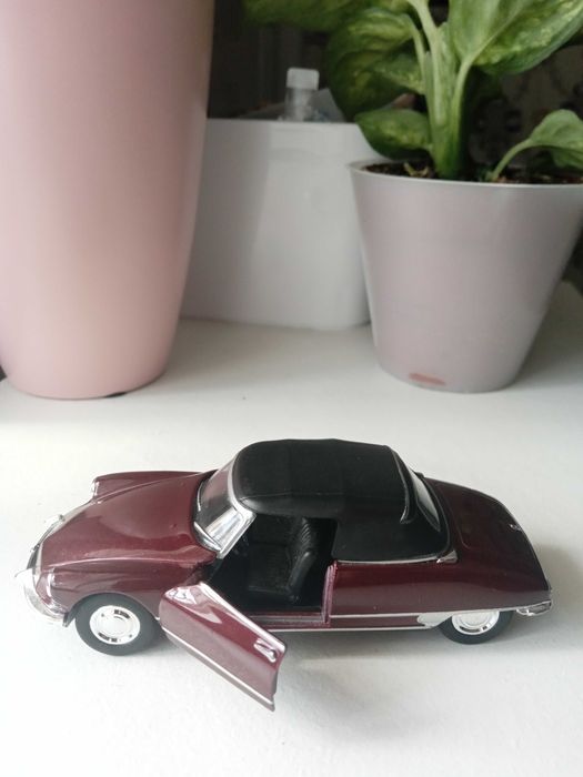 Miniatura citroen boca de sapo