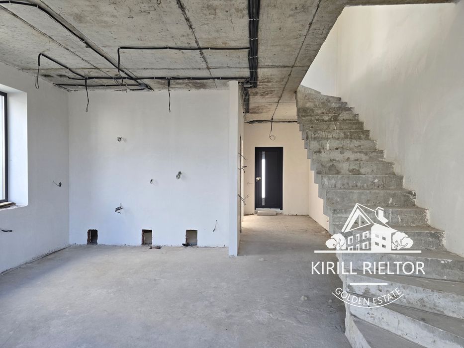 Продается современный дуплекс рядом с озером в городке "Золотые Ключи"