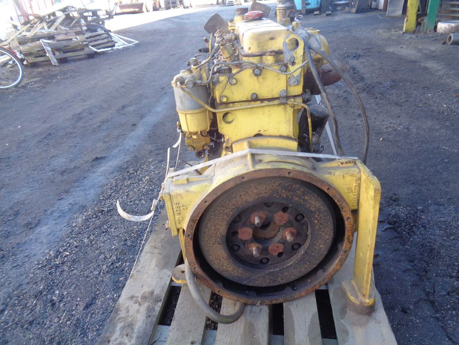 Silnik PERKINS 4 cylindry