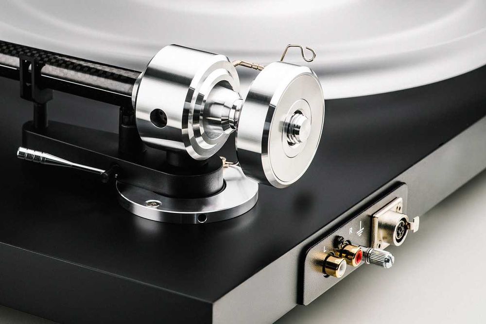 Pro-Ject Debut Reference 10  gramofon z 10-calowym hybrydowym ramieniem